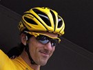 BONJOUR. Fabian Cancellara, l�dr Tour de France, zdrav� div�ky na startu 2.