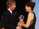 Susan Sarandonová s Křišťálovým glóbem pro režiséra vítězného filmu Henrik
