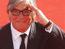 Prezident festivalu Jiří Bartoška s manželkou na červeném koberci v Karlových