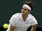 PO PODÁNÍ. Roger Federer ve wimbledonském semifinále proti Novaku Djokovičovi. PO PODÁNÍ. Roger Federer ve wimbledonském semifinále proti Novaku Djokovičovi.