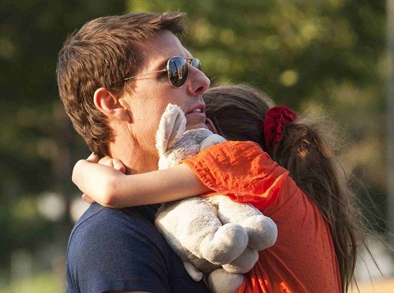 Tom Cruise p�ilet�l do New Yorku za svou dcerou Suri.