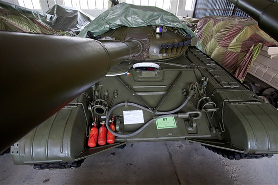 Posádka v Ratíškovicích na Jihlavsku skladuje několik desítek tanků T-72, které Posádka v Ratíškovicích na Jihlavsku skladuje několik desítek tanků T-72, které