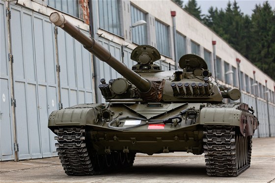 Posádka v Ratíškovicích na Jihlavsku skladuje několik desítek tanků T-72, které Posádka v Ratíškovicích na Jihlavsku skladuje několik desítek tanků T-72, které