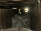 Je�t� nebyl v provozu - pa�eráci drog se nesta�ili prokopat na druhou stranu....