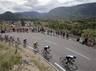 ZE SEDLA. Balík i s vedoucím mužem Tour de France Bradleym Wigginsem (na třetím ZE SEDLA. Balík i s vedoucím mužem Tour de France Bradleym Wigginsem (na třetím