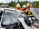 St�et nep�e�il �idi� osobn�ho auta, silnice byla hodinu a p�l zcela uzav�ena.