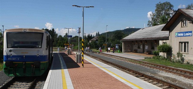 Současný pohled na stanici Železnice Desná ve Velkých Losinách. Současný pohled na stanici Železnice Desná ve Velkých Losinách.