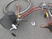 Tragick� nehoda cyklisty v Zoubkov� ulici v Kostelci nad Orlic� (13. �ervence