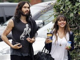 Russell Brand a Isabella Brewsterová Russell Brand a Isabella Brewsterová