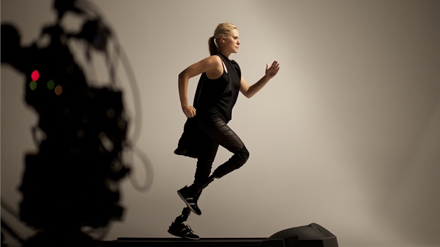 Modelka, here�ka a paralympijská rekordmanka Aimee Mullinsová
