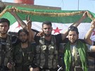 Bojovn�ci Syrsk� osvobozeneck� arm�dy v provincii Aleppo (20. �ervence 2012)