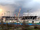 J�dro stadionu tvo�� masivn� betonov� monolit, st�echu tvo�� lehk� p��hradov�