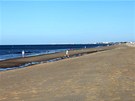 V Huelv� na v�s �ekaj� des�tky kilometr� p�se�n�ch pl��.