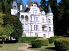 Rezidenční vila - hotel v Karlových Varech se prodává za 250 milionů. Postavil Rezidenční vila - hotel v Karlových Varech se prodává za 250 milionů. Postavil