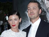 Režisér Rupert Sanders s manželkou Liberty Rossovou Režisér Rupert Sanders s manželkou Liberty Rossovou