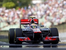 PRO V�T�ZSTV�. Lewis Hamilton v kvalifikaci Velk� ceny Ma�arska formule 1.