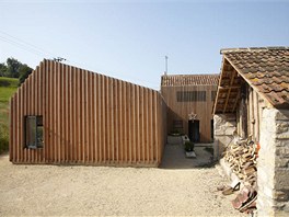Na domě zůstalo zachováno co nejvíce původních prvků, jako například klasické Na domě zůstalo zachováno co nejvíce původních prvků, jako například klasické