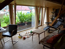 Sezení s výhledem do zahrady Sezení s výhledem do zahrady