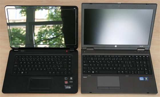 HP: vlevo ultrabook, vpravo notebook. HP: vlevo ultrabook, vpravo notebook.
