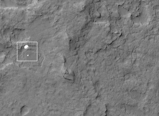 Curiosity p�ist�v�, sn�mek ze sondy Mars Reconnaissance Orbiter (zkr�cen� MRO) 