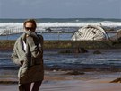 Velryby uvázlé na m�l�in� jsou v Austrálii pom�rn� b�ným jevem. Tentokrát ale...