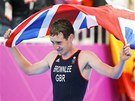 V�T�Z. Pro zlatou medaili si dob�hl dom�c� triatlonista Alistair Brownlee. (7.