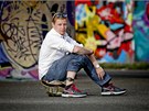 Filip K. dostal za nepln�n� podm�nky trest dom�c�ho v�zen�. Umo��uje mu to...