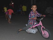 D�ti z P�edn�dra�� nemaj� starosti, i kdy� i ony vn�maj� napjatou atmosf�ru v