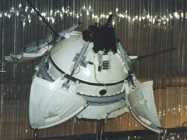 Sov�tsk� Mars 3, kter� dovezl k Rud� planet� prvn� p�ist�vac� modul funguj�c� i