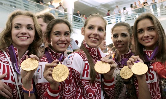 BEZ DIVOK�HO L��EN�. Takto vypadaj� zlat� modern� gymnastky z Ruska v civilu....