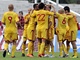 DUKELSK� RADOST. Fotbalist� pra�sk� Dukly slav� jeden z g�l� v s�ti Teplic.