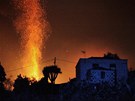 �pan�l�tí hasi�i nadále bojují s lesními po�áry, které su�ují Kanárské ostrovy.