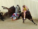 BOLESTIVÝ PÁD. Momentka ze slavných dostih� Palio v italském m�st� Siena....