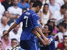 VYROVN�NO! Jonas Goncalves (vlevo) se raduje s Tinem Costou ze sv�ho g�lu,