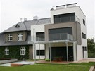 Po rekonstrukci je dům propojen s původní částí dvojdomu. Toto spojení Po rekonstrukci je dům propojen s původní částí dvojdomu. Toto spojení