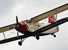 Aviatická show v Hradci Králové, kam se slet�ly slavné letouny Antonov An-2...