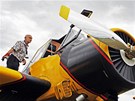 Aviatická show v Hradci Králové, kam se slet�ly slavné letouny Antonov An-2...