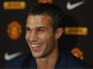 RADOST Z P�ESTUPU? �to�n�k Robin van Persie na tiskov� konferenci po p�estupu z