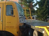 Střet osobního valku a traktoru v Nové Roli na Karlovarsku Střet osobního valku a traktoru v Nové Roli na Karlovarsku