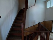 Původní chodba a schodiště Původní chodba a schodiště