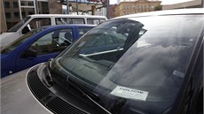 Policie zasahuje v sídle pražského Dopravního podniku (17. srpna 2012) Policie zasahuje v sídle pražského Dopravního podniku (17. srpna 2012)