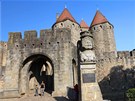 P�i vstupu do Carcassonne si p�ipad�te jako v poh�dce. Ov�em a� na ty davy