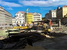Vestibul stanice metra Národní třída je téměř srovnán se zemí. Na místě... Vestibul stanice metra Národní třída je téměř srovnán se zemí. Na místě...