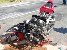 U Ho�ic zahynul p�i dopravn� nehod� motork��. (19. 8. 2012)