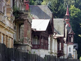 Fronta domů - zleva nakládací hala, Vilemínka, Švýcarský dvůr a Jindřichův dvůr... Fronta domů - zleva nakládací hala, Vilemínka, Švýcarský dvůr a Jindřichův dvůr...