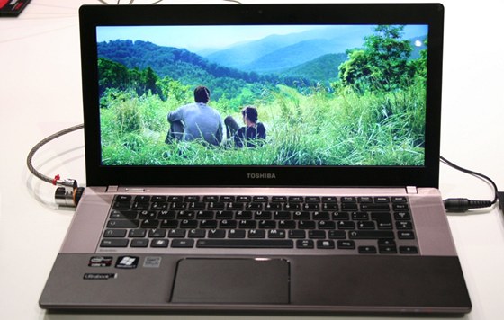 Opravdu široký U840W pro milovníky filmů. A možná nikoho jiného. Opravdu široký U840W pro milovníky filmů. A možná nikoho jiného.