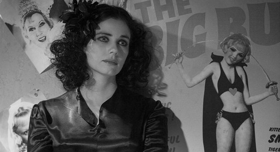 Tragický příběh Elizabeth Shortové se dočkal zfilmování. Ve filmu Černá jiřina... Tragický příběh Elizabeth Shortové se dočkal zfilmování. Ve filmu Černá jiřina...