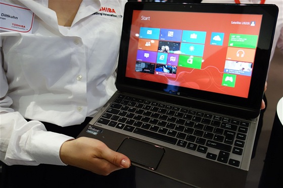 Dotykový hybridní ultrabook Toshiba U920T Dotykový hybridní ultrabook Toshiba U920T