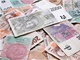 ��st zpronev��en�ch pen�z �la nap��klad na stavbu rodinn�ho domu. (ilustra�n� sn�mek)