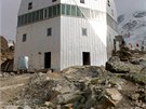 Po náročném výstupu vidím chatu Monte Rosa. Po náročném výstupu vidím chatu Monte Rosa.